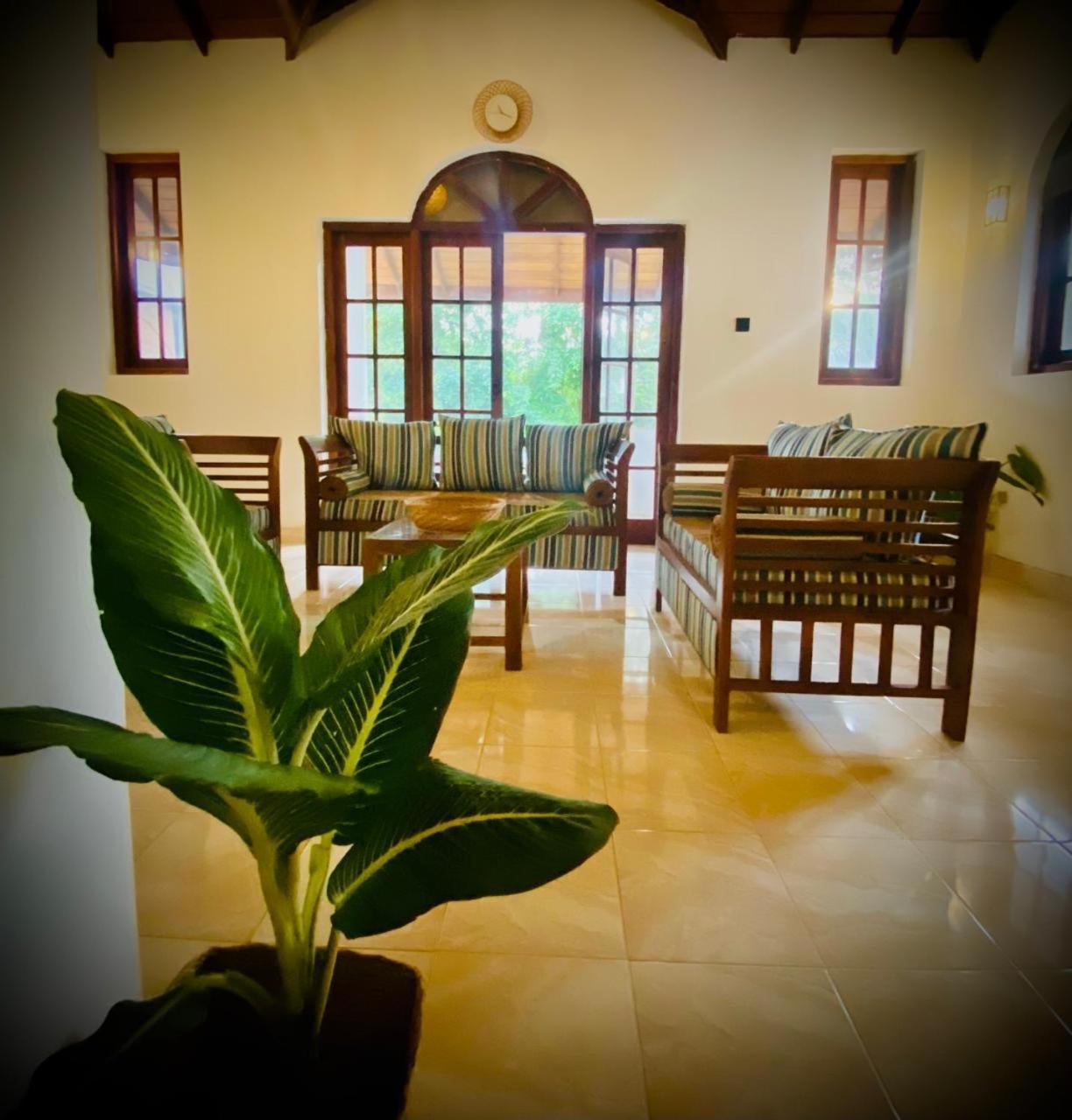 Kingcity Resort Anuradhapura Dış mekan fotoğraf
